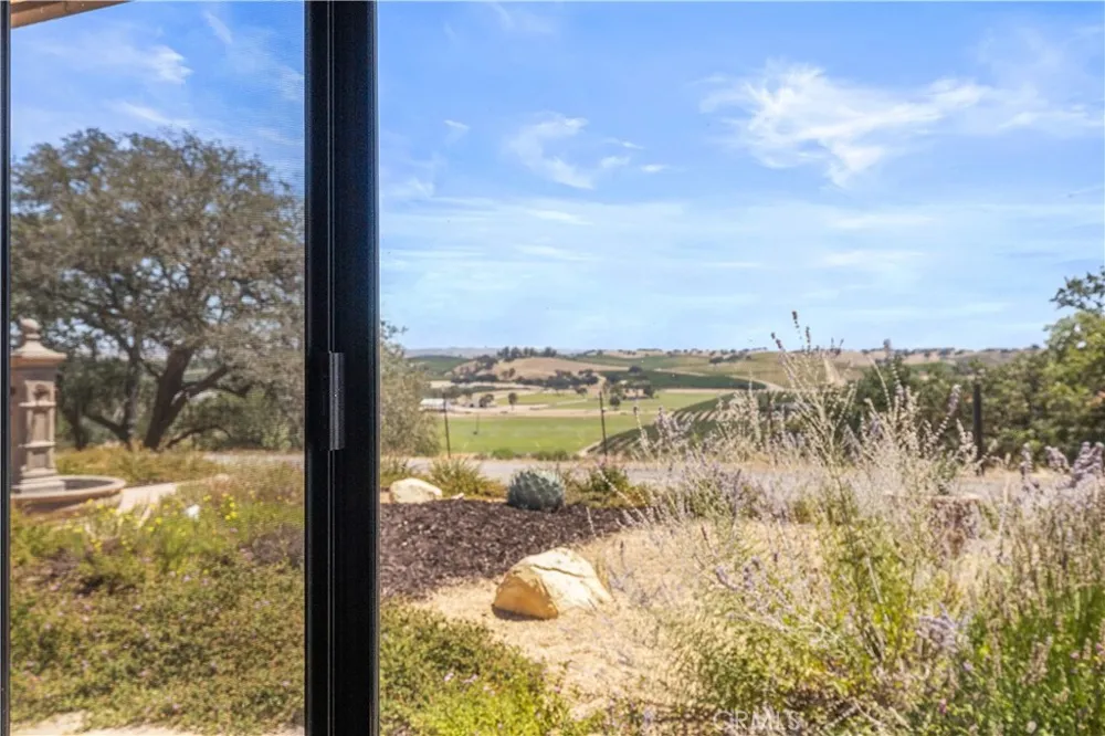 7485 Monterey Paso Robles, CA 93446