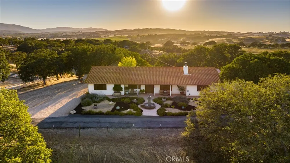 7485 Monterey Paso Robles, CA 93446