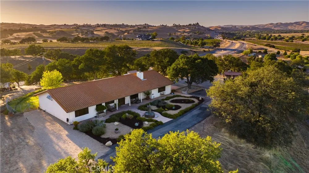 7485 Monterey Paso Robles, CA 93446