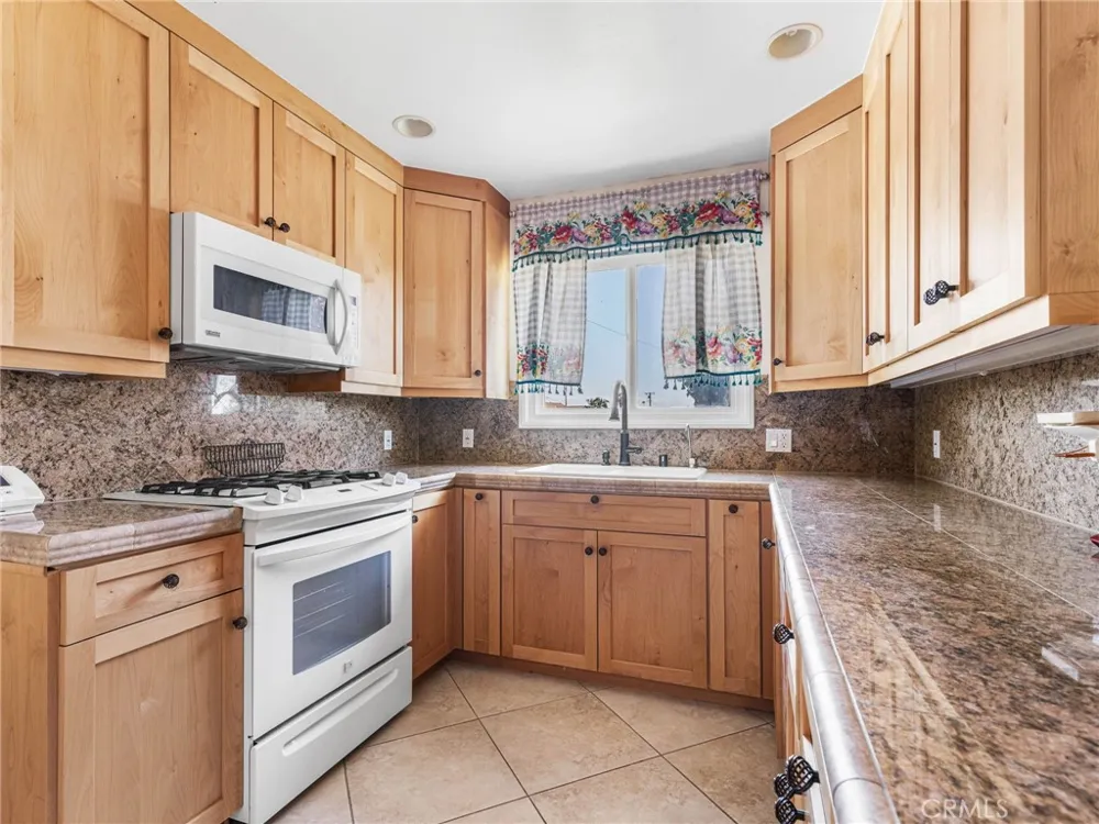 13653 Lanning Whittier, CA 90605