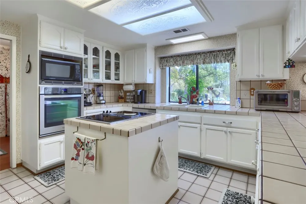 42593 John Muir Coarsegold, CA 93614