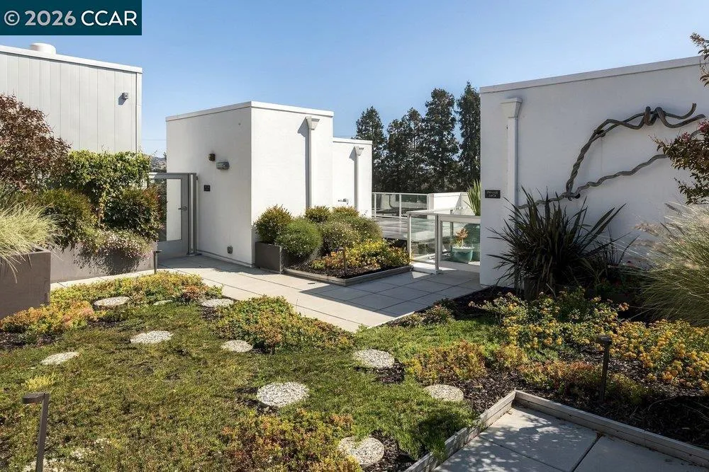 1954 Trinity Ave #302 Walnut Creek, CA 94596