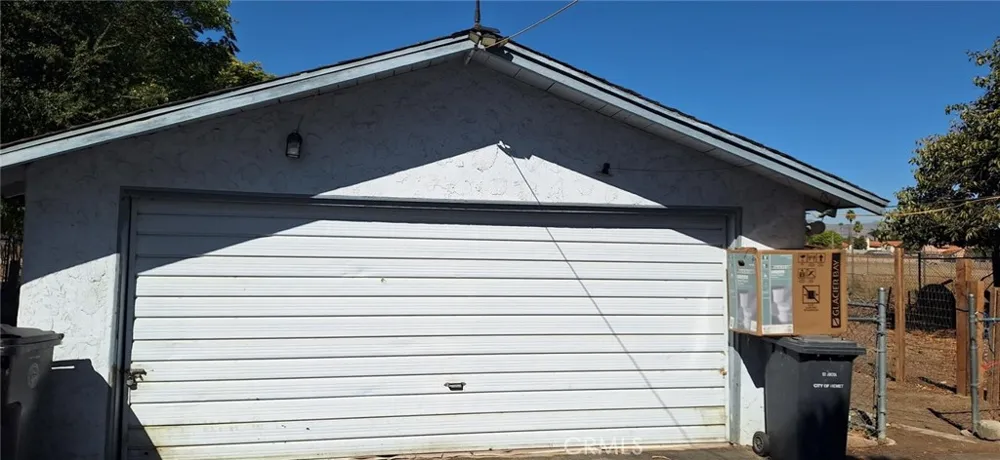 615 Palm Avenue Hemet, CA 92543
