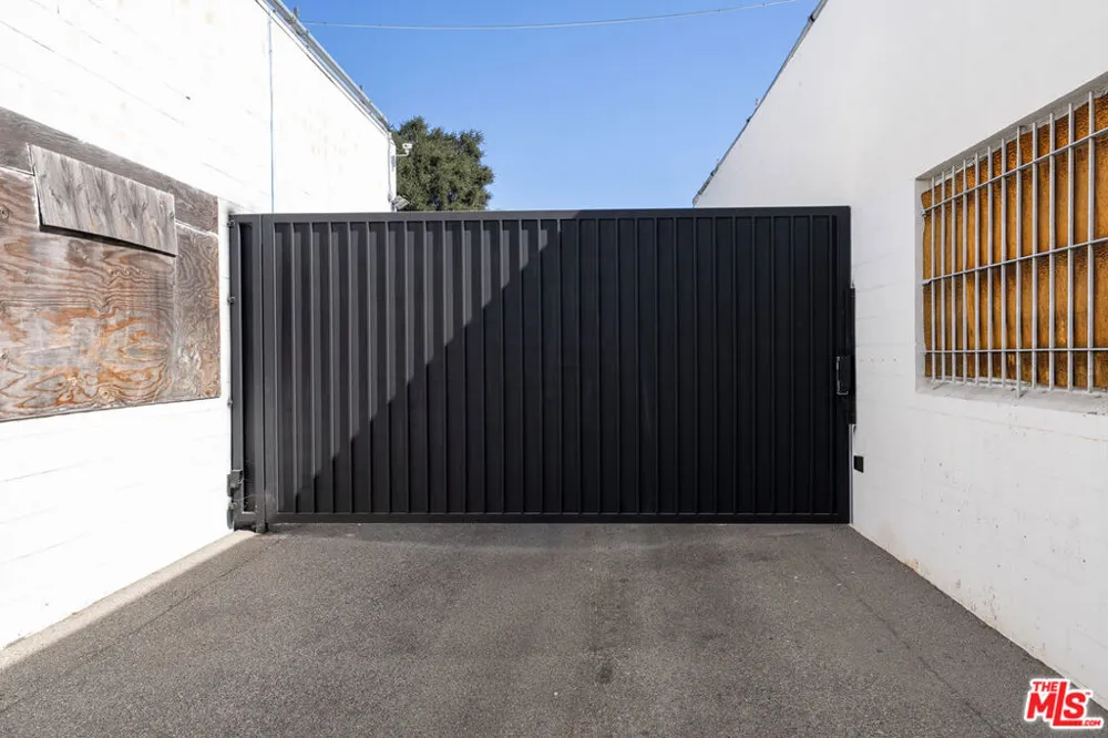 13831 Saticoy Panorama City, CA 91402