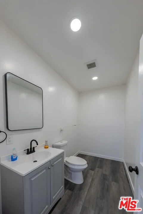 13831 Saticoy Panorama City, CA 91402