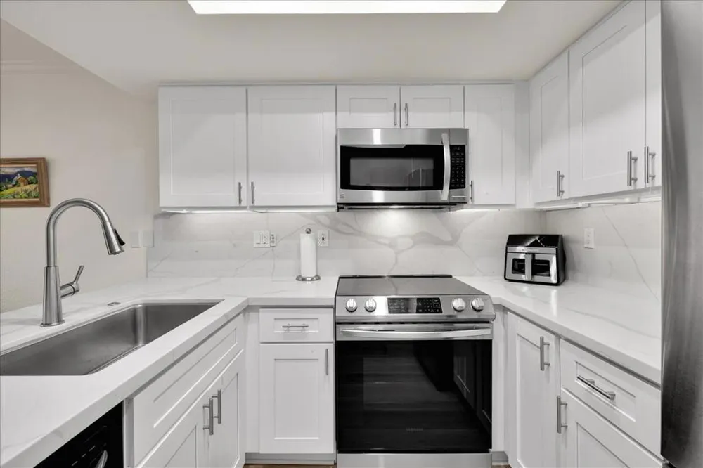 500 E Amado Road #203 Palm Springs, CA 92262