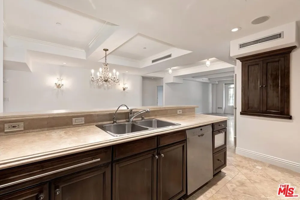 10795 Wilshire Boulevard #101 Los Angeles, CA 90024