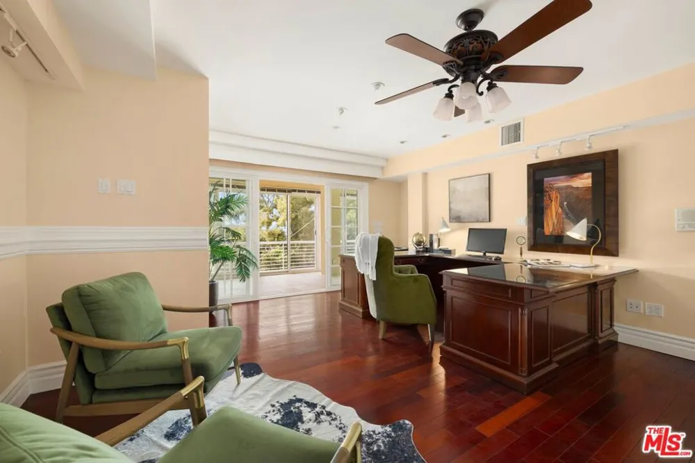 4615 White Oak Place Los Angeles, CA 91316