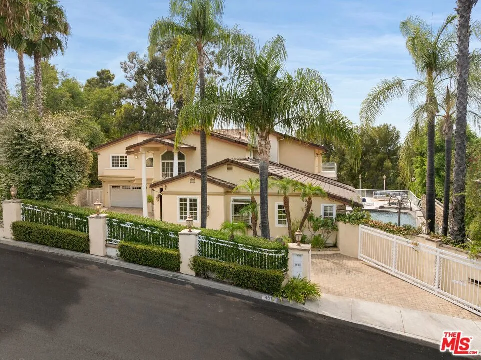 4615 White Oak Place Los Angeles, CA 91316
