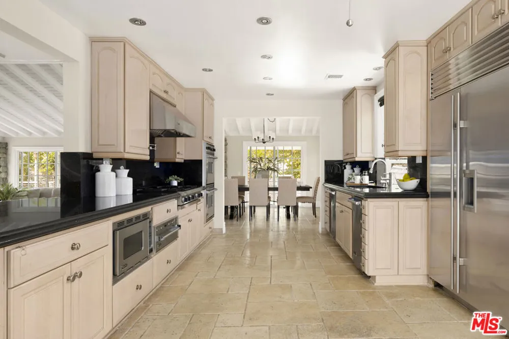 4615 White Oak Place Los Angeles, CA 91316