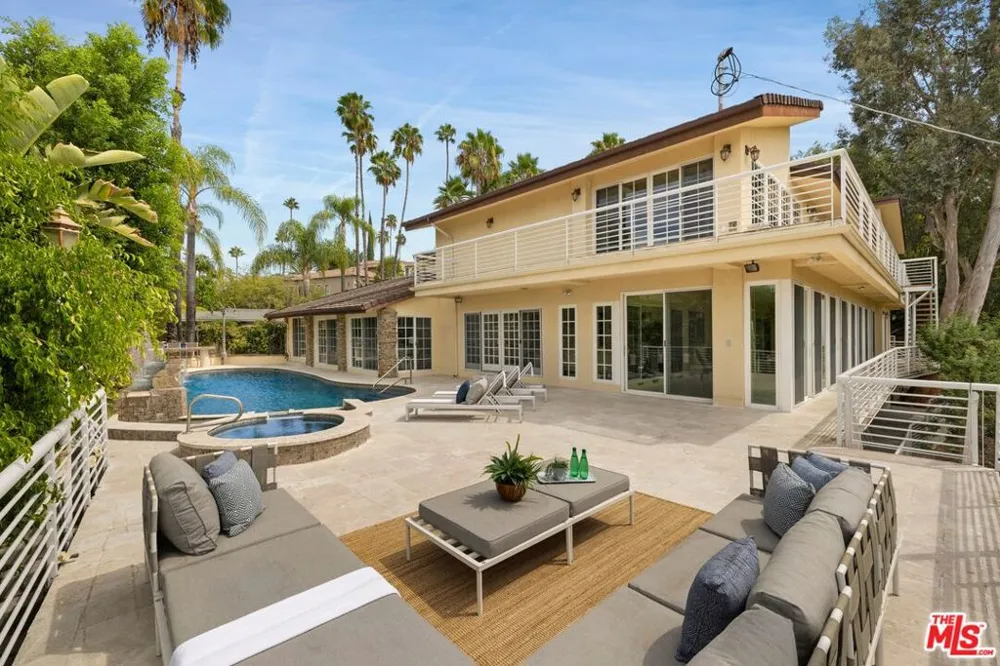 4615 White Oak Place Los Angeles, CA 91316