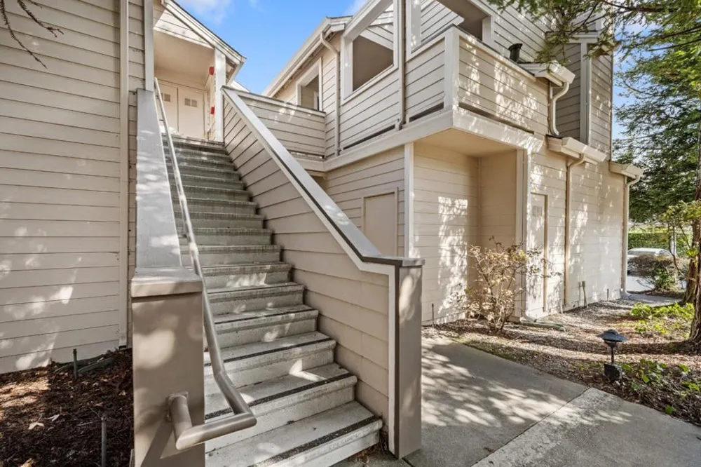 284 Amesport Half Moon Bay, CA 94019