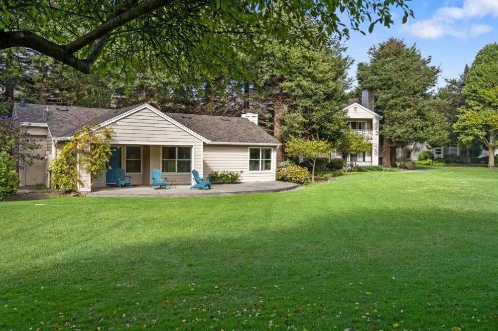284 Amesport Half Moon Bay, CA 94019