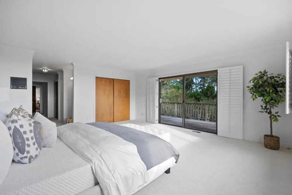 24950 Outlook Drive Carmel, CA 93923