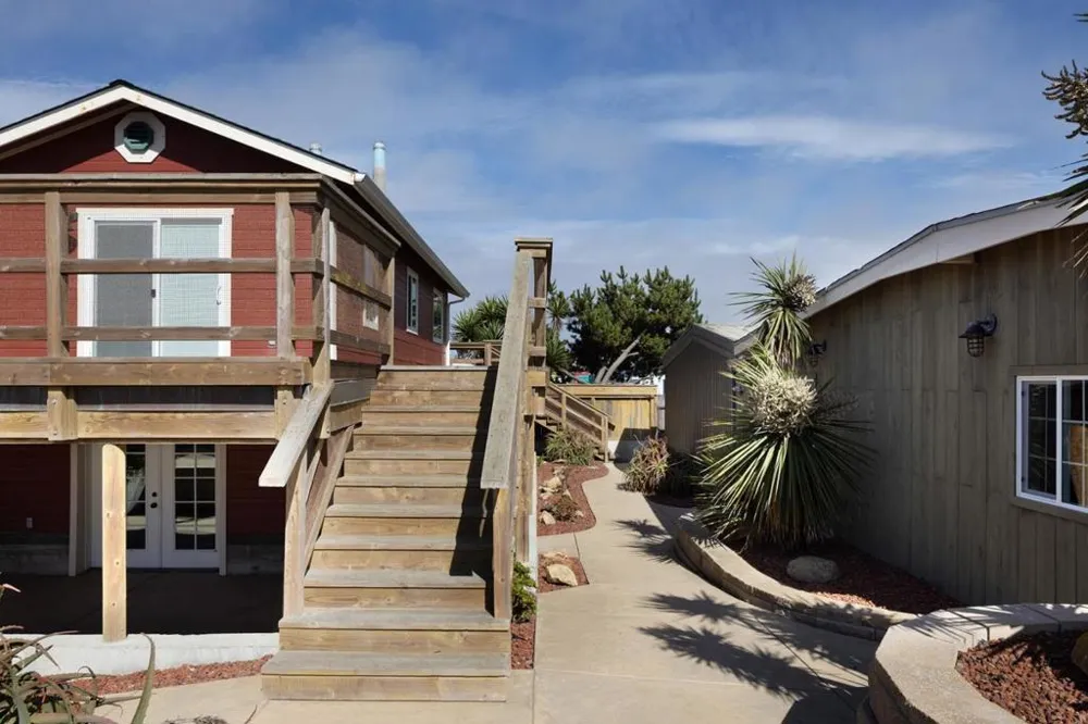 75507552 Sandholdt Road Moss Landing, CA 95039