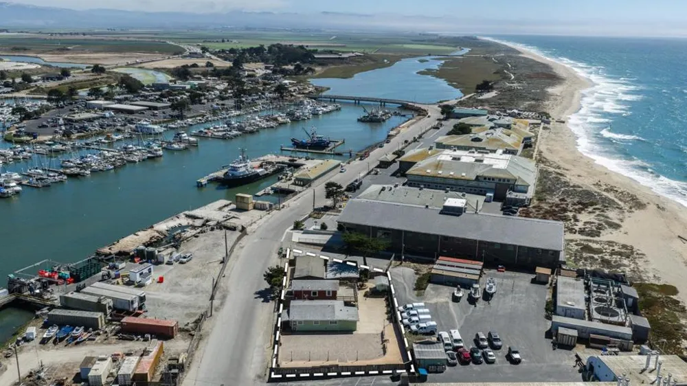 75507552 Sandholdt Road Moss Landing, CA 95039