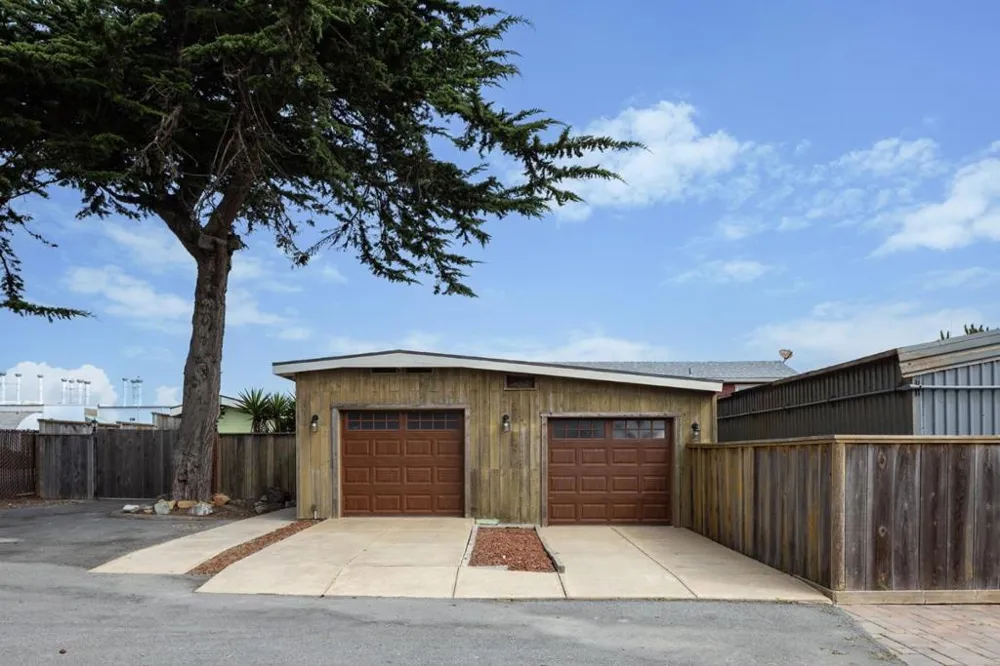75507552 Sandholdt Road Moss Landing, CA 95039
