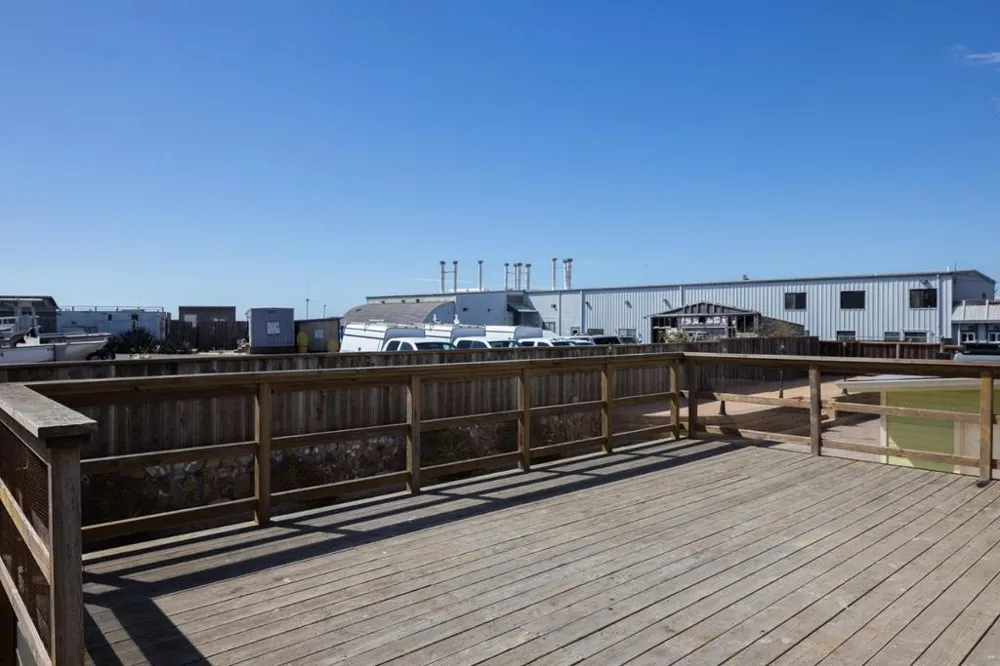 75507552 Sandholdt Road Moss Landing, CA 95039