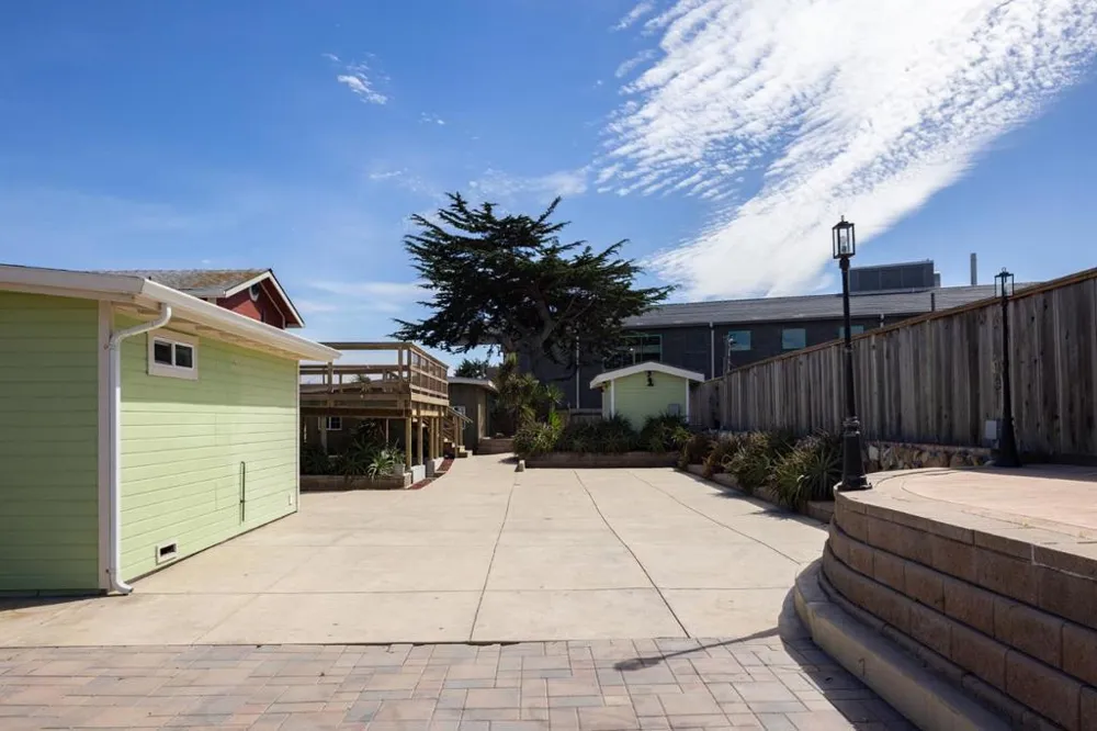 75507552 Sandholdt Road Moss Landing, CA 95039
