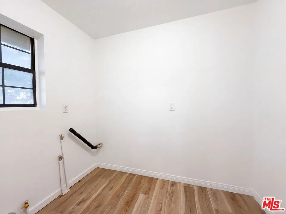 2359 100th Street Rosamond, CA 93560