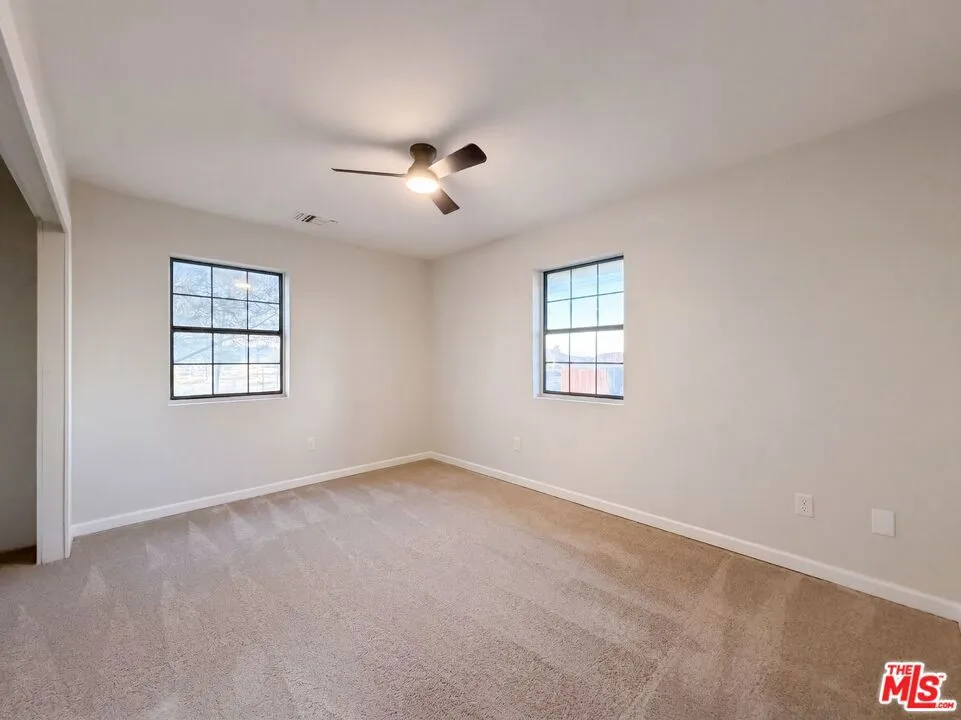 2359 100th Street Rosamond, CA 93560