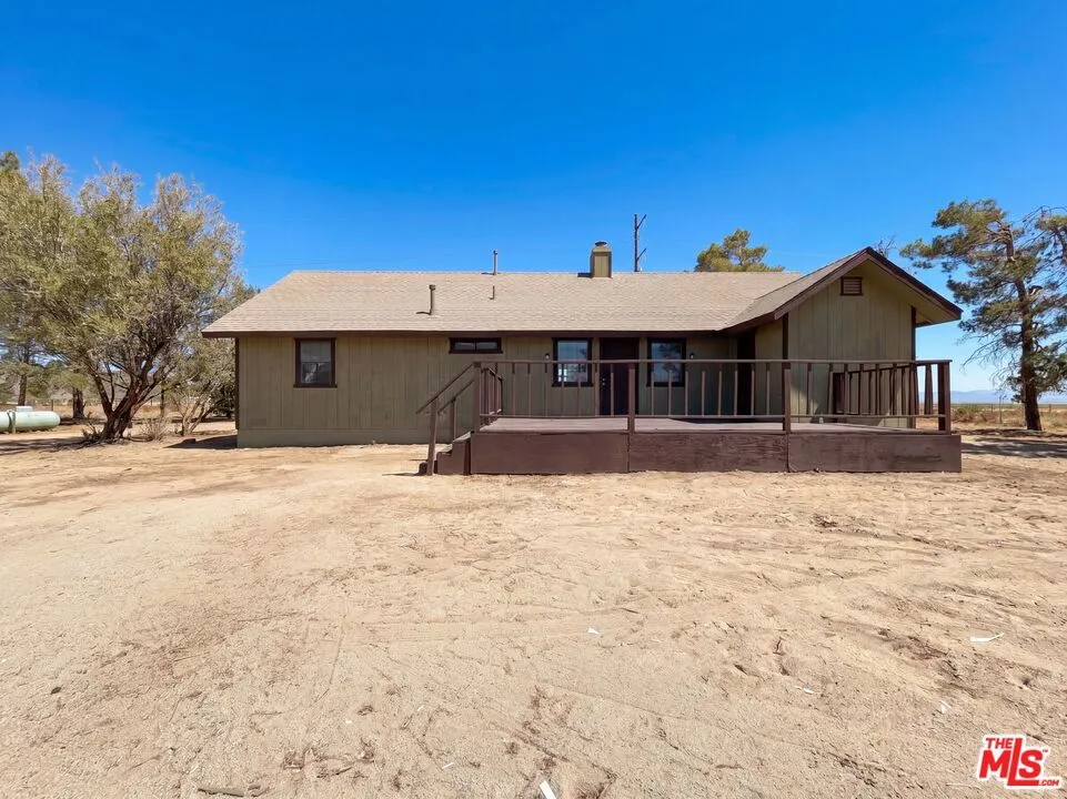 2359 100th Street Rosamond, CA 93560