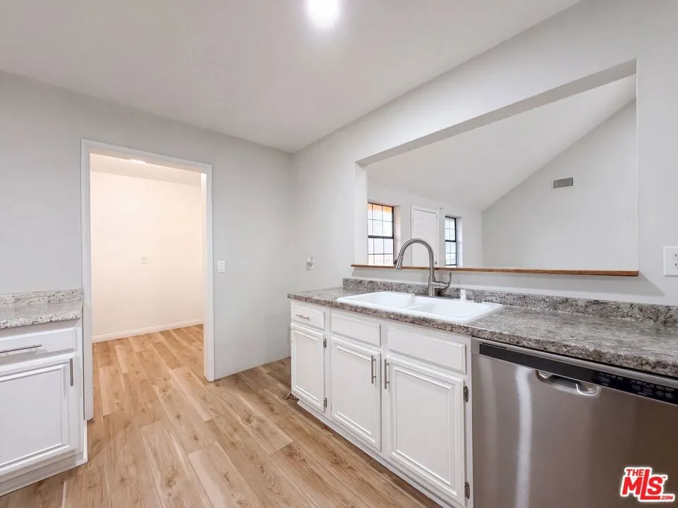 2359 100th Street Rosamond, CA 93560