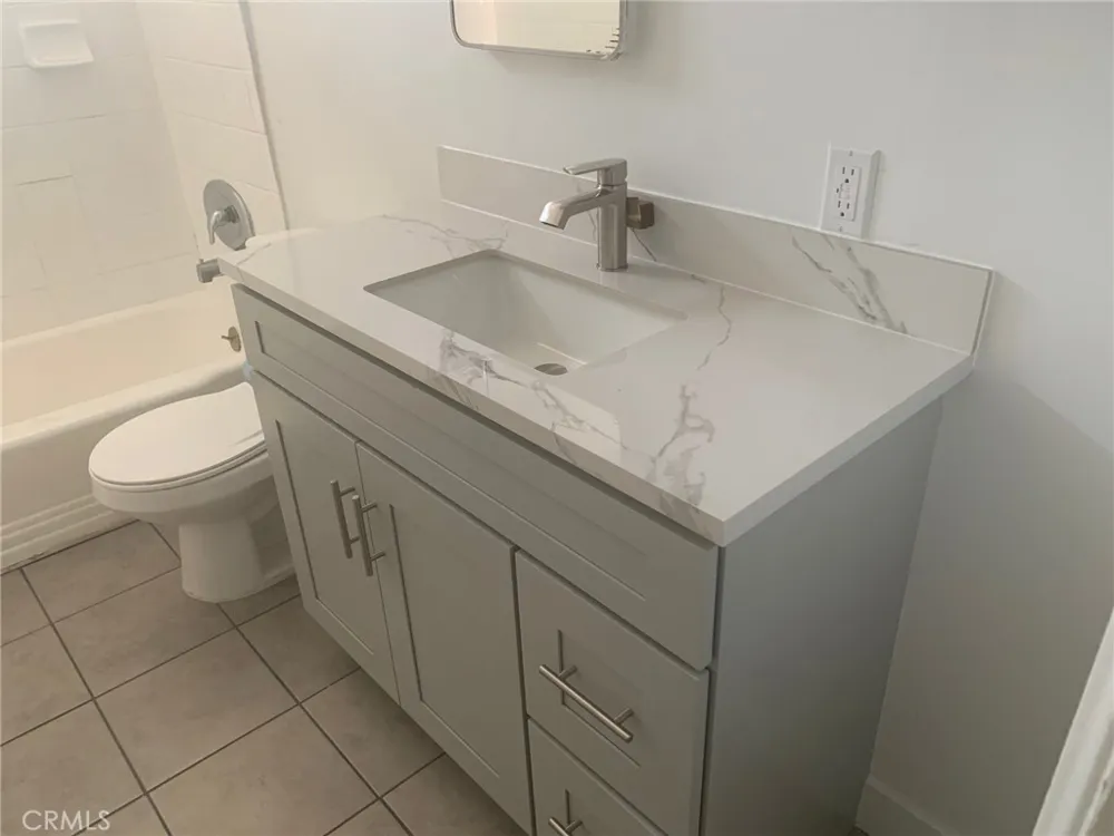 11818 Victory Boulevard North Hollywood, CA 91606