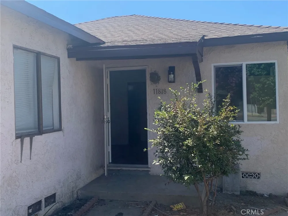 11818 Victory Boulevard North Hollywood, CA 91606