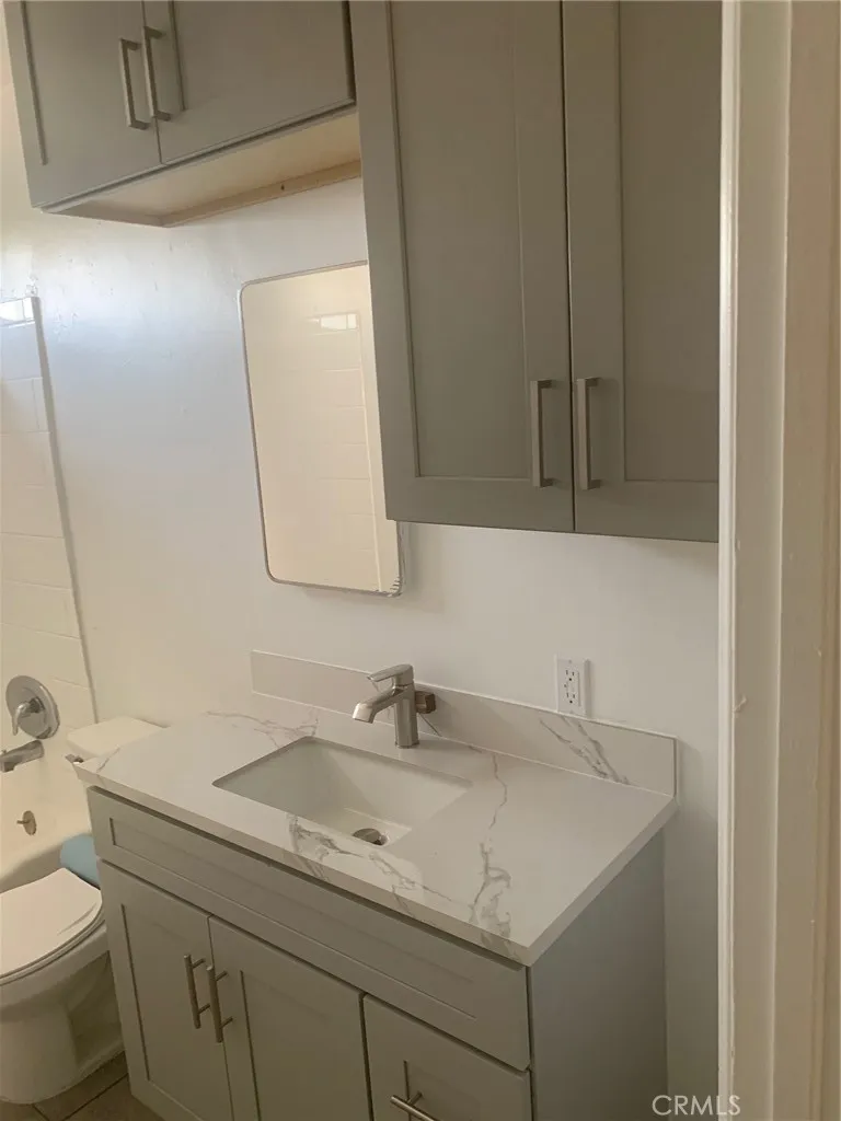 11818 Victory Boulevard North Hollywood, CA 91606