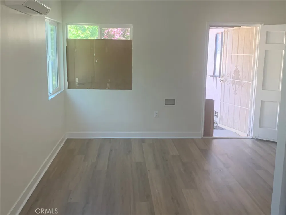 11818 Victory Boulevard North Hollywood, CA 91606