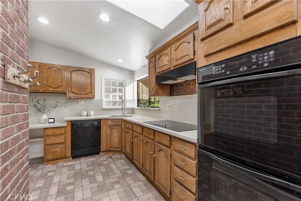9348 Tujunga Canyon Tujunga, CA 91042