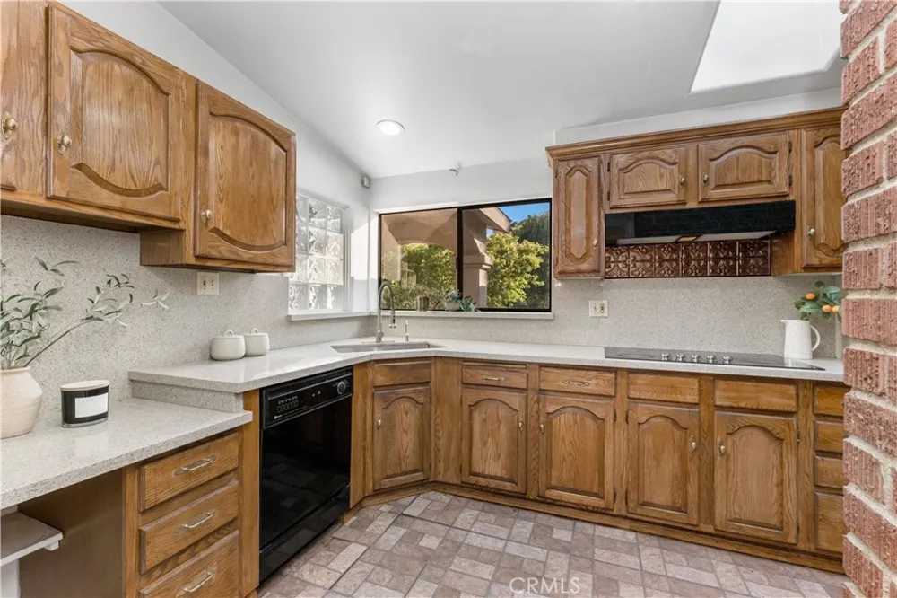 9348 Tujunga Canyon Tujunga, CA 91042