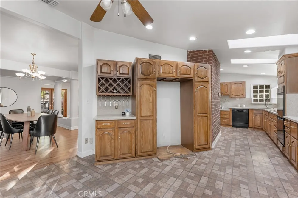 9348 Tujunga Canyon Tujunga, CA 91042