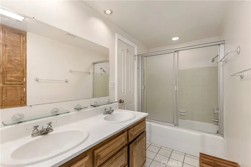 9348 Tujunga Canyon Tujunga, CA 91042