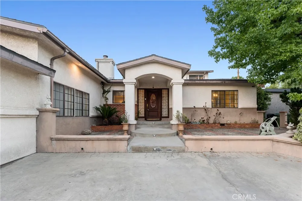 9348 Tujunga Canyon Tujunga, CA 91042