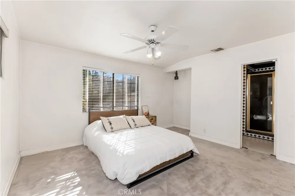 9348 Tujunga Canyon Tujunga, CA 91042