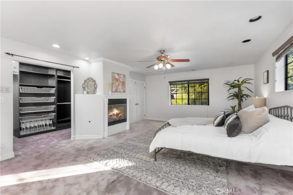 9348 Tujunga Canyon Tujunga, CA 91042