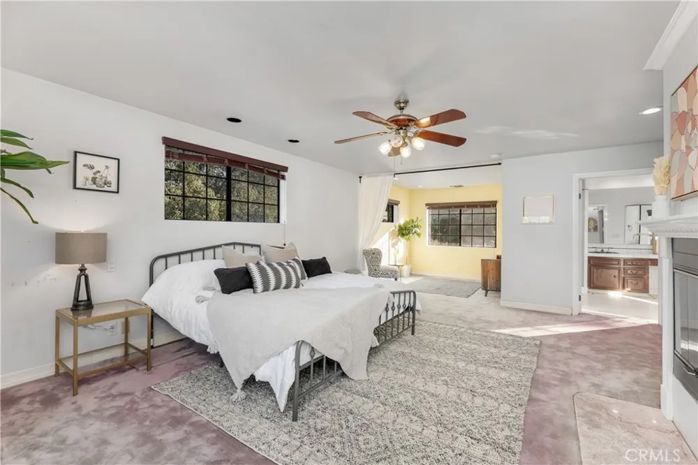 9348 Tujunga Canyon Tujunga, CA 91042