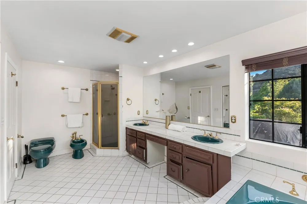 9348 Tujunga Canyon Tujunga, CA 91042