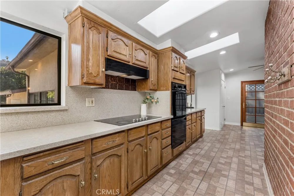 9348 Tujunga Canyon Tujunga, CA 91042