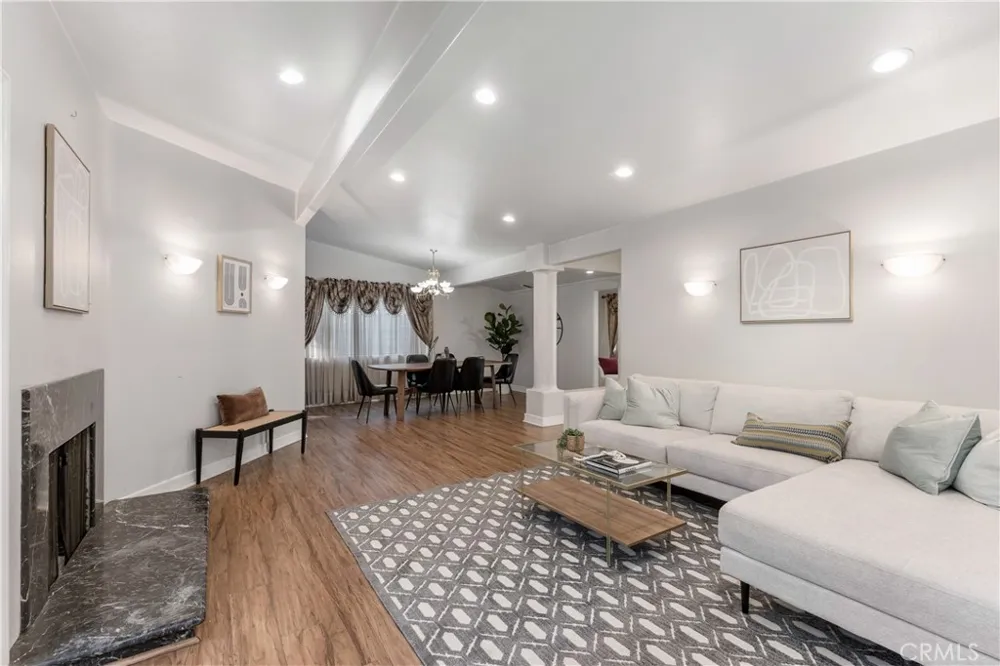 9348 Tujunga Canyon Tujunga, CA 91042