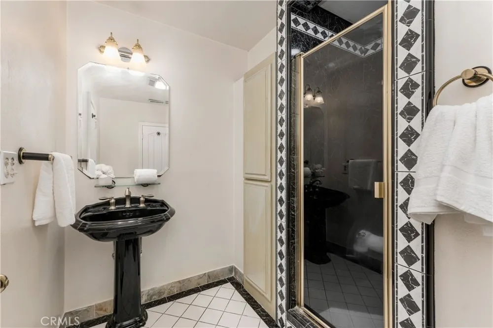 9348 Tujunga Canyon Tujunga, CA 91042