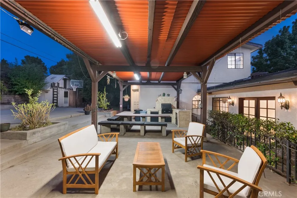 9348 Tujunga Canyon Tujunga, CA 91042