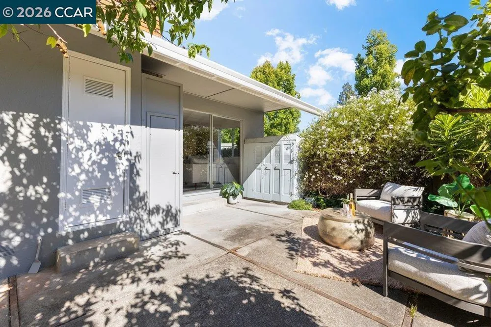 143 Miramonte Dr Moraga, CA 94556