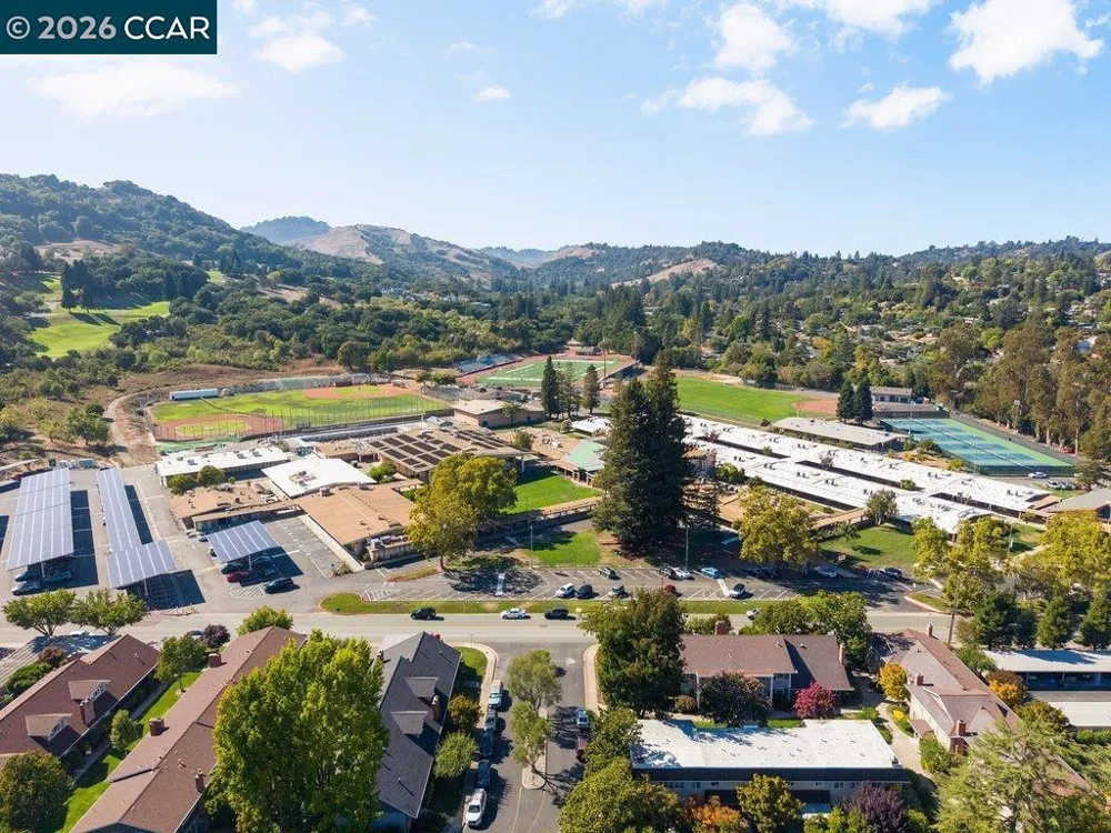 143 Miramonte Dr Moraga, CA 94556