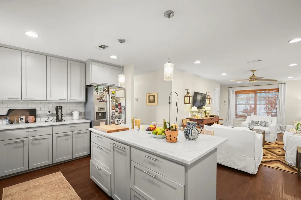 1110 W Oltorf Street Austin, TX 78704