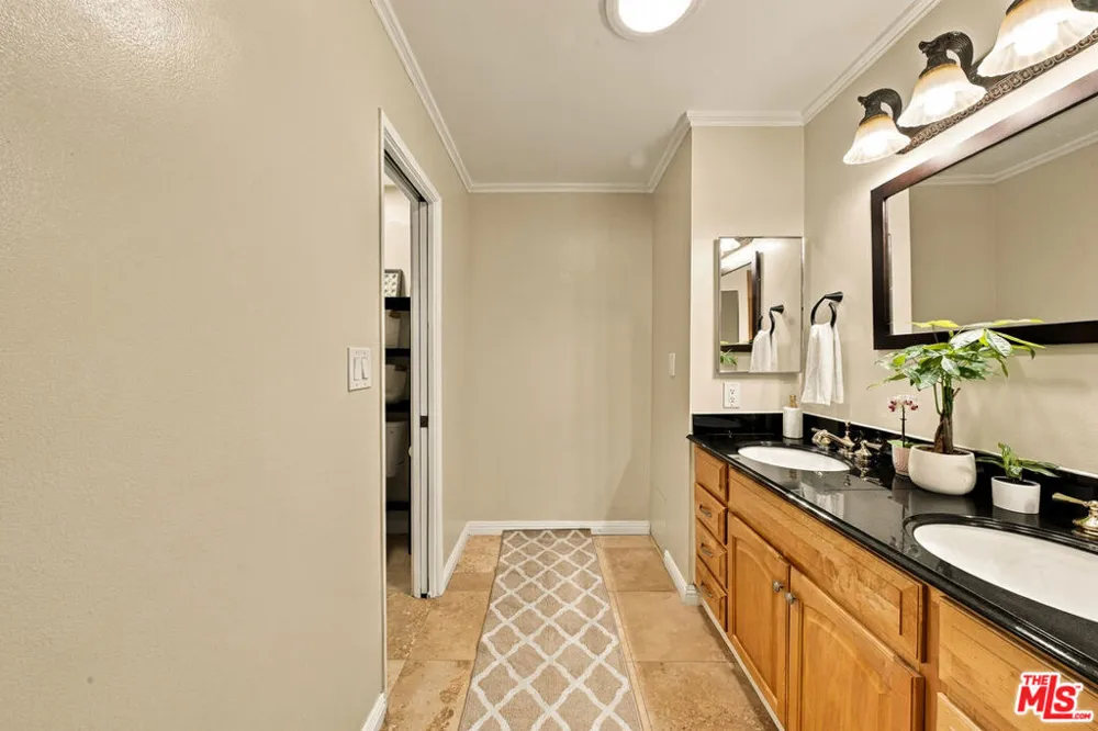 19230 Cheyenne Street Porter Ranch, CA 91326