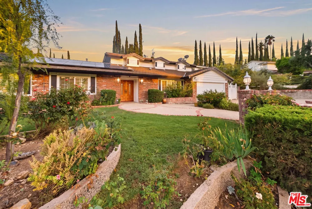 19230 Cheyenne Street Porter Ranch, CA 91326