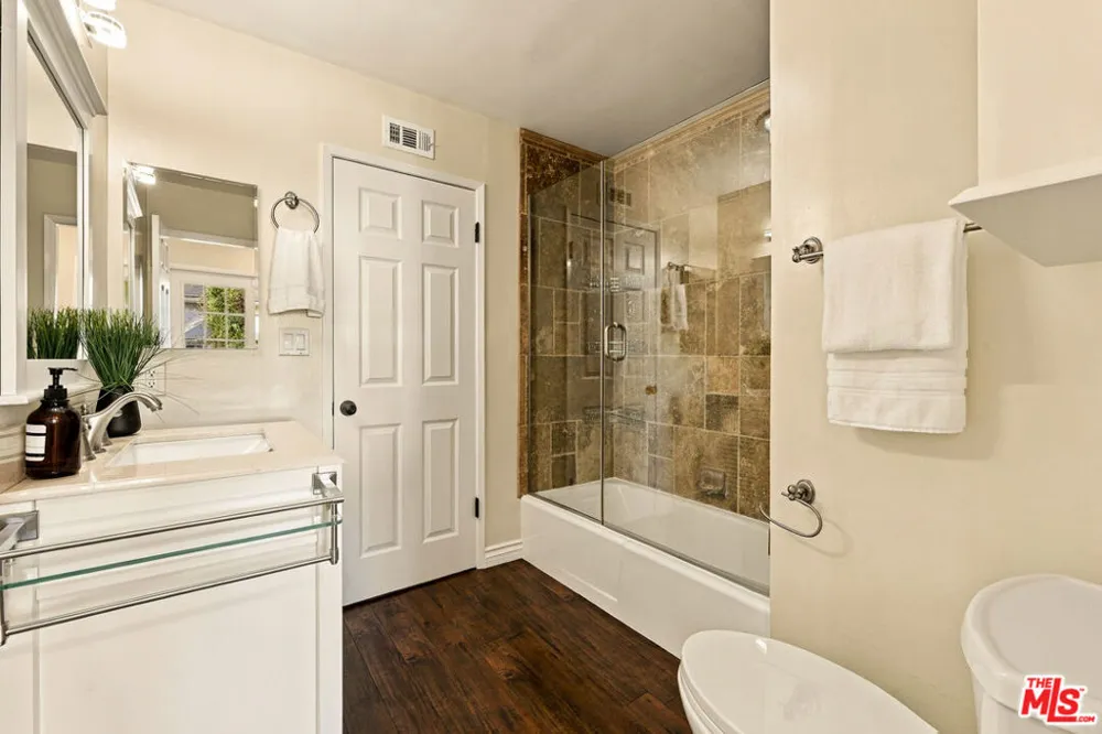 19230 Cheyenne Street Porter Ranch, CA 91326